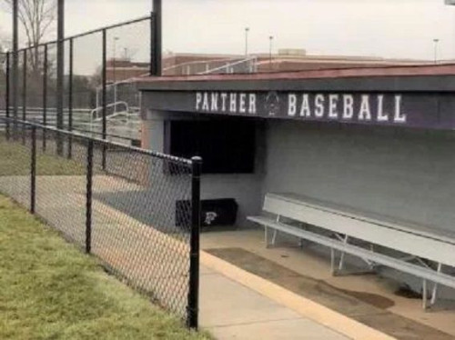 18 Helmet RackEighteen cubby Helmet rack made with premium wood Wood fence and chain-link mount options Two tone color options available Logo customization available No assembly required
https://www.baseballracks.com/product-page/helmet-18h