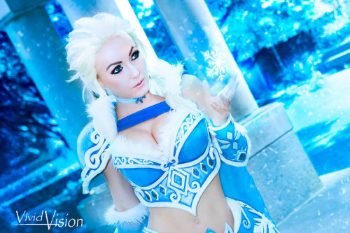 Jessica Nigri Elsa