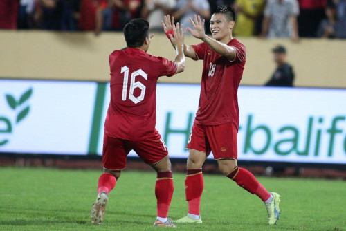 Màn thể hiện của các tuyển thủ Việt Nam trong trận đấu với Syria vừa qua lá khá tốt.
Xem thêm: https://bongda-info.com/tin-tuc/thang-syria-dt-viet-nam-du-dang-cap-chinh-phuc-vl-world-cup-i16989/
Hashtag: #BongdaINFO #tysobongda #tylekeo #keonhacai #tysotructuyen #lichthidau #tintuc