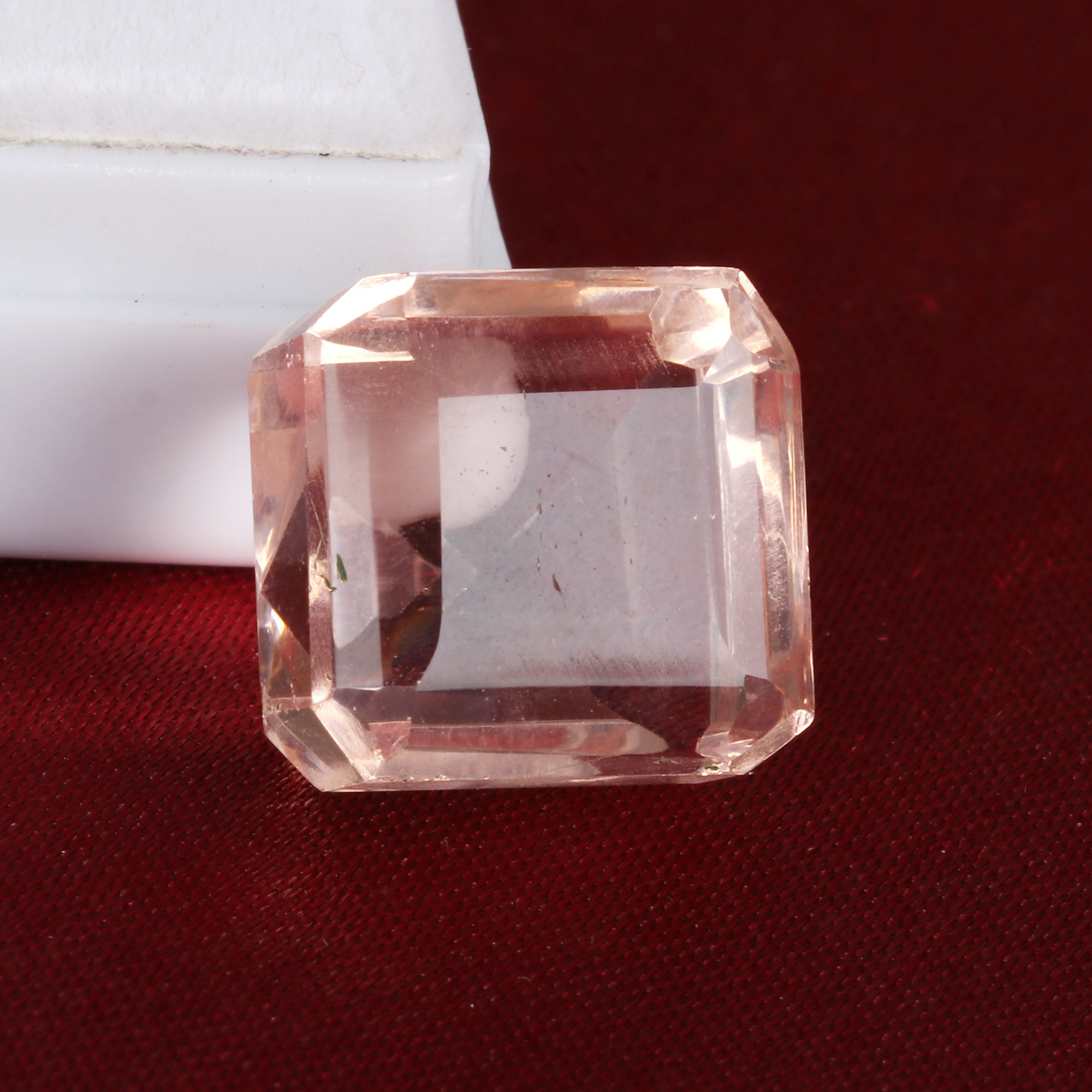Stunning Lab Created Rose Quartz Gemstone Square Cut 13 Carat For Pendant