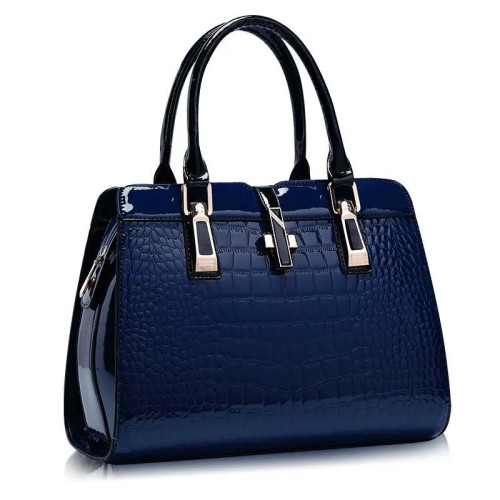 Discover Alanic Global's wholesale bag collection, featuring stylish and functional accessories. Find the perfect bag for every occasion. Know more https://www.alanicglobal.com/manufacturers/accessories/bag/